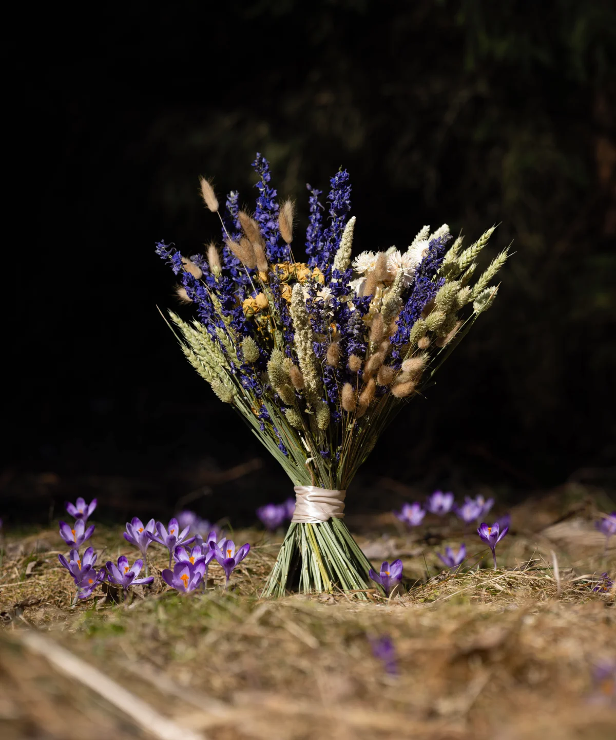 Modro-biela kytica zo sušených kvetov Modrý zamat